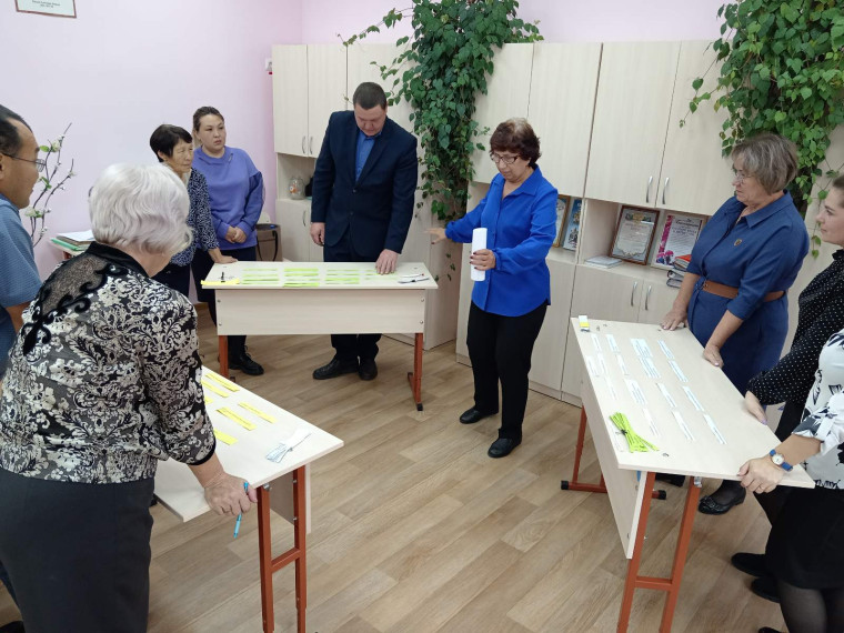 Заседание ММО по технике "Зигзаг".